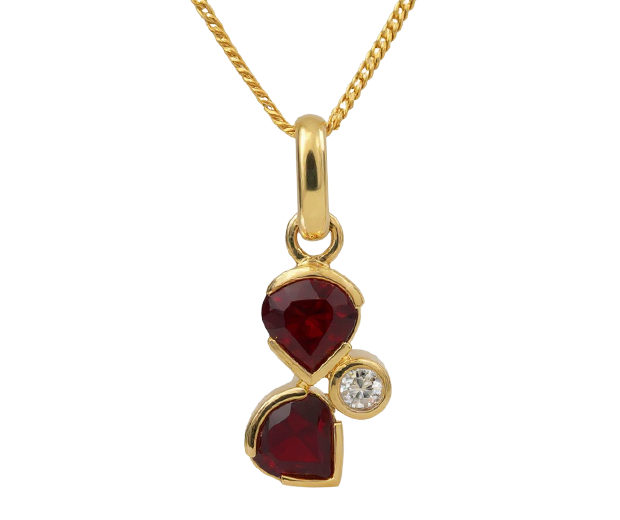 18KT GOLD PENDANT SET WITH 02 GARNETS AND 01 WHITE SAPPHIRE 