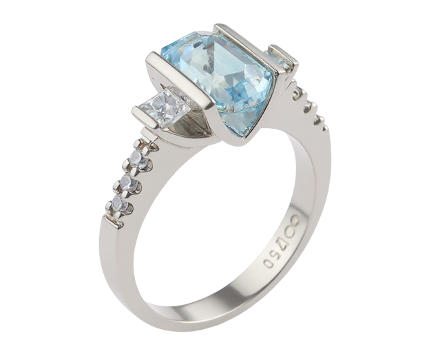 18KT WHITE GOLD RING SET WITH 01 AQUAMARINE 08 WHITE SAPPHIRES 